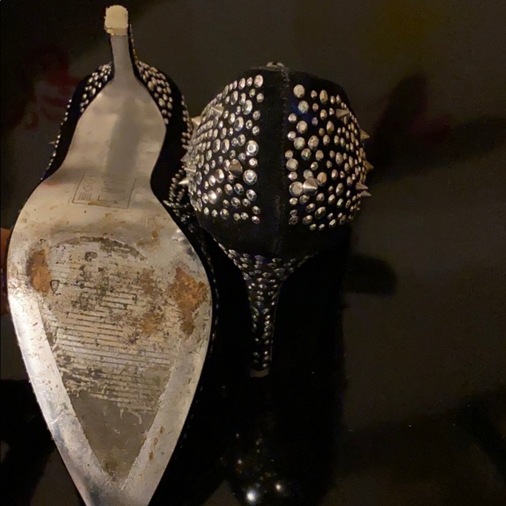 Shoes - Picture 3 of 4